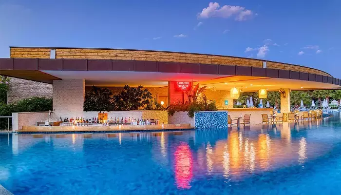 هتل آکرا فتحیه تی یو آی بلو